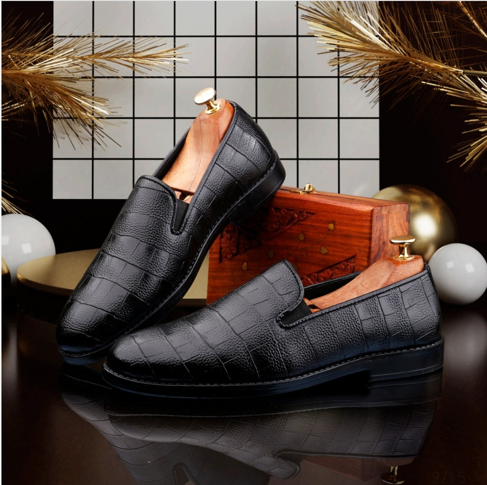 WUGATTI Unique Handcrafted Black Leather Loafers