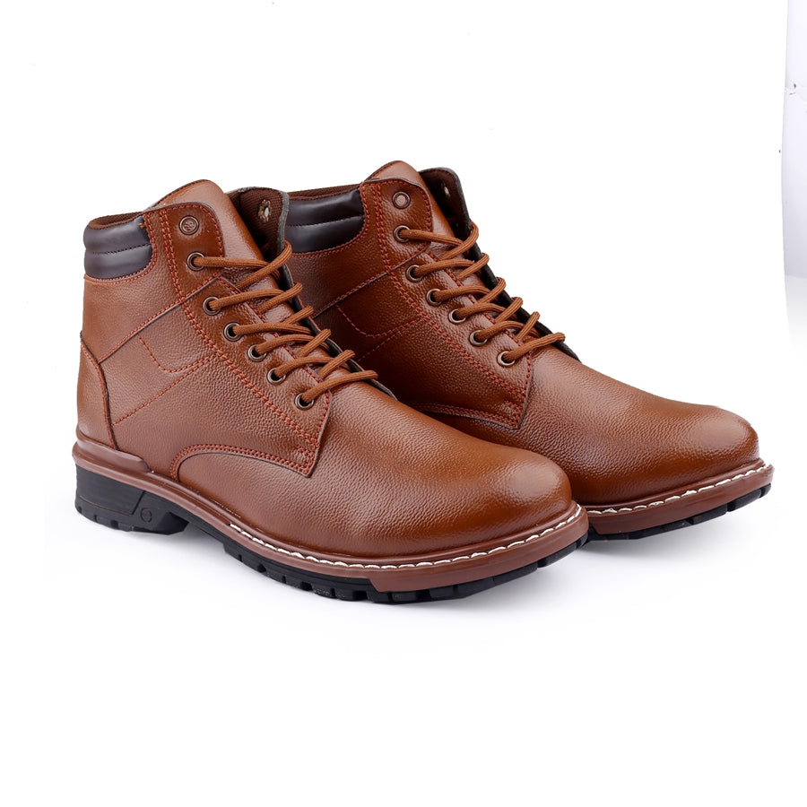 WUGATTI  Brogue Style Round Toe High Ankle Boot (Men)