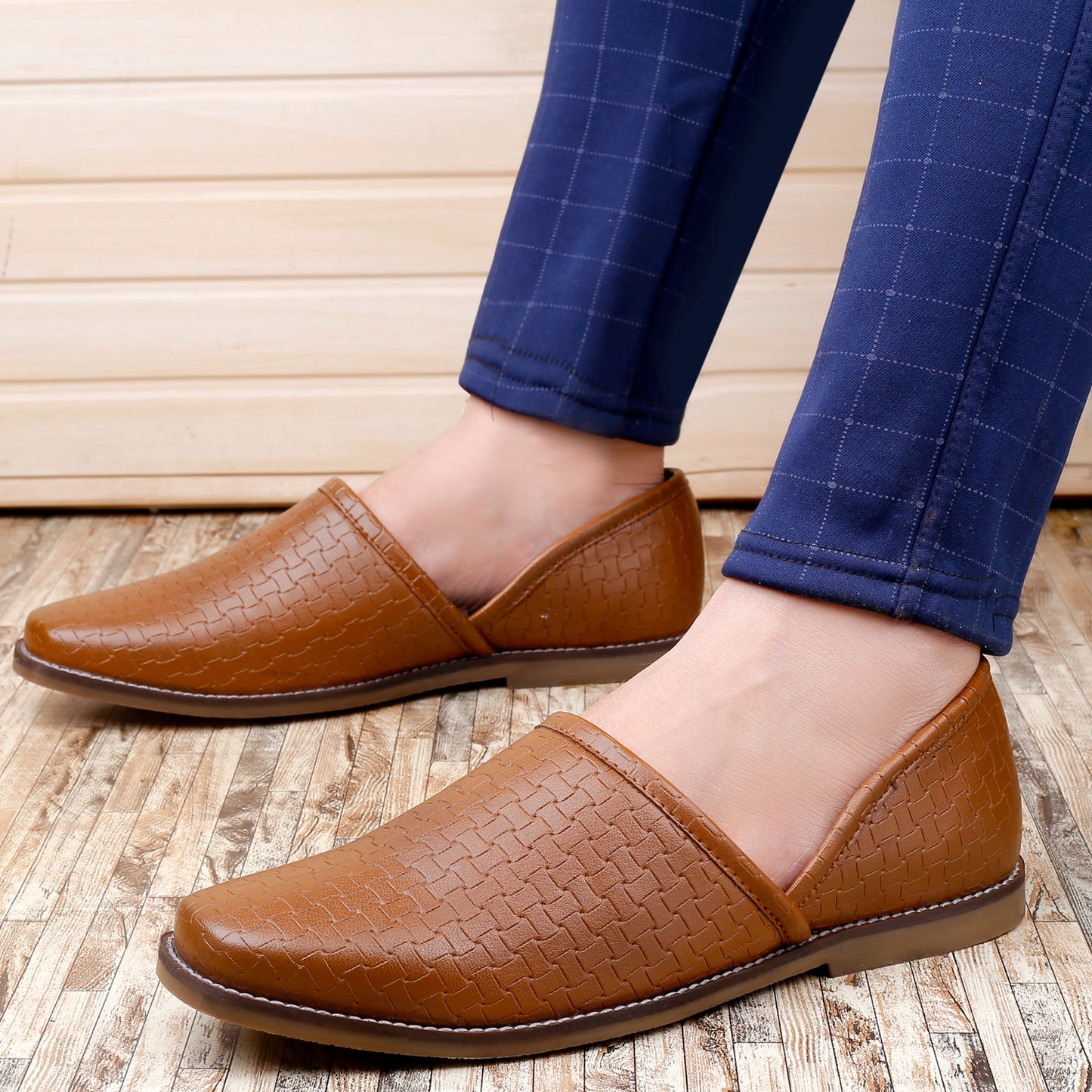 WUGATTI Special Handcrafted V cut Designed Loafer for men